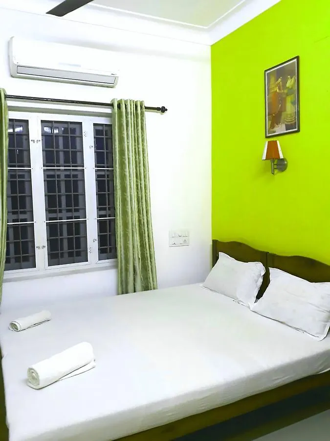 Kochi Seaway'S Inn 0*,